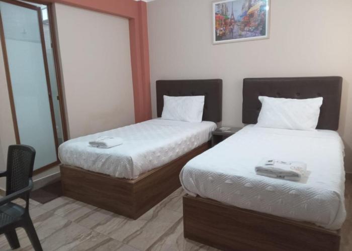 CARDOS HOSTAL