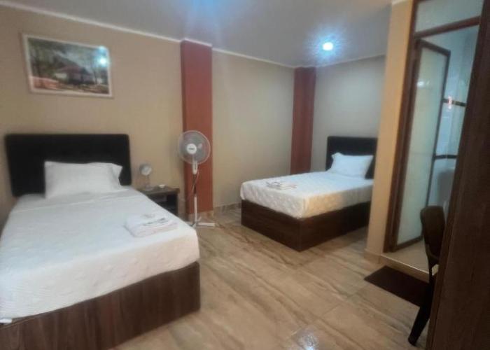 CARDOS HOSTAL