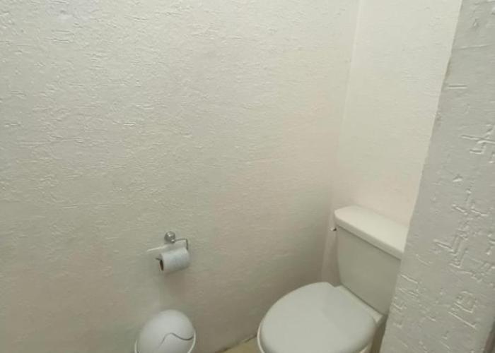 HERMOSA CASA PRIVADA EN FRACC VALLE VERDE, AL SUR DE LA CIUDAD.