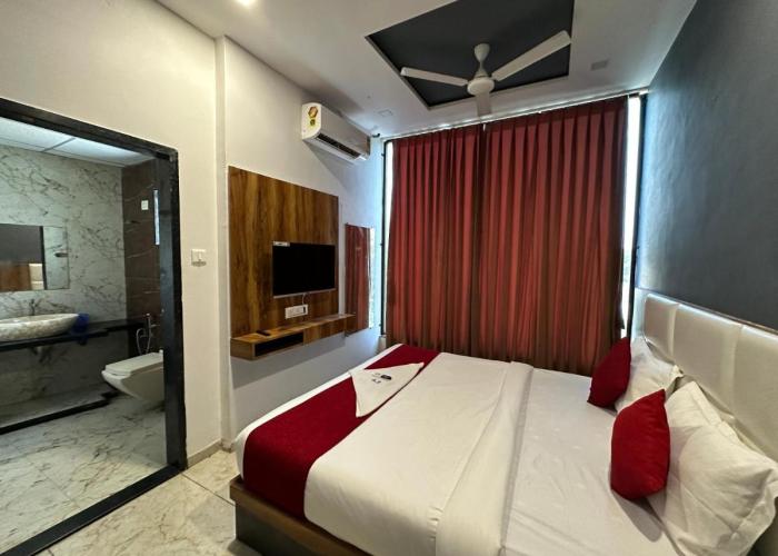 Hotel Dumas Near Airport