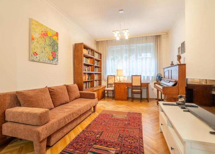 Apartment Opera