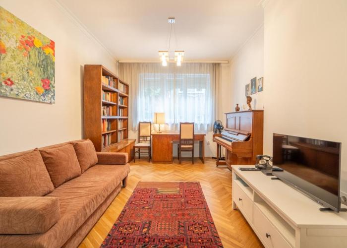 Apartment Opera