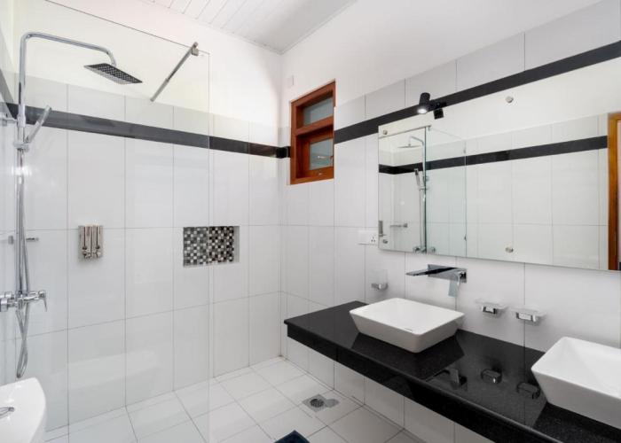 Hotel Southern Blue Sapphire
