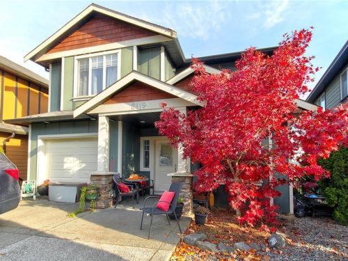 Guest room with private bath in Langford