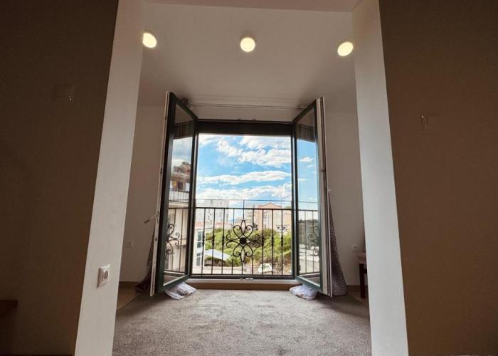 Penthouse Lapis