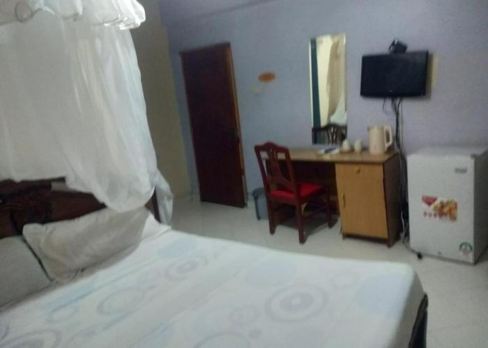 Riversand Hotel, rooms with lake views,WI FI & balcony