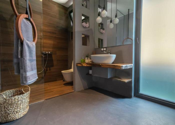 2 Designer Central Apartments FREE Parking Spaces