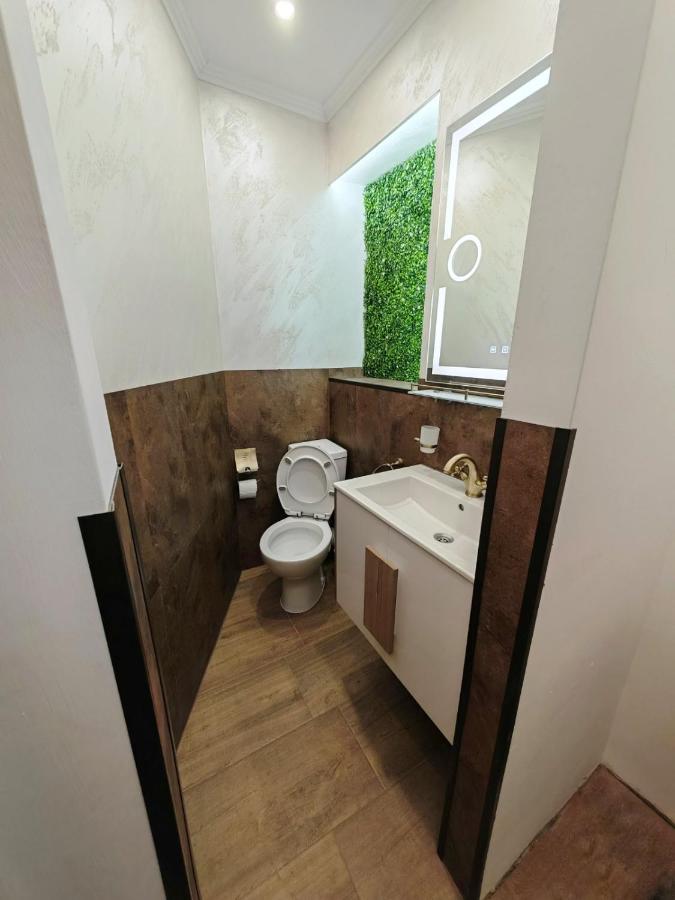 фото Central 1-BR Apartment