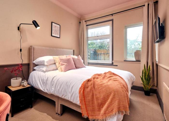 Settle in Winchester - Stylish Self Check-In Rooms