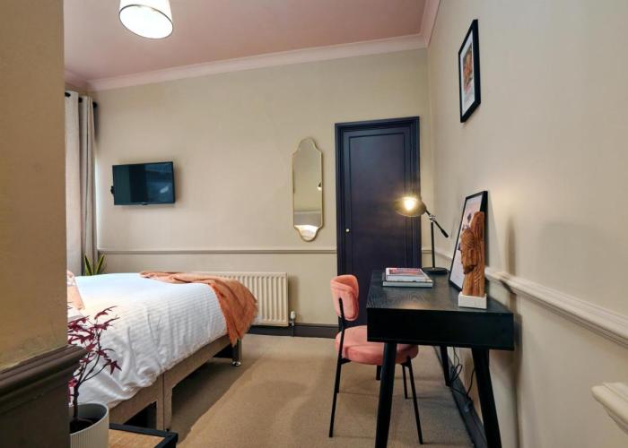 Settle in Winchester - Stylish Self Check-In Rooms