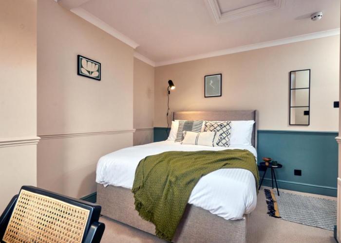 Settle in Winchester - Stylish Self Check-In Rooms