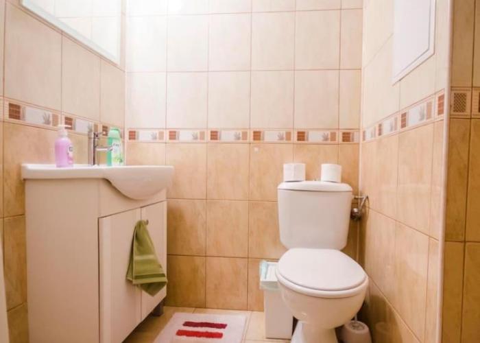 35 Cozy Central 1 Bedroom Apartment with Balcony