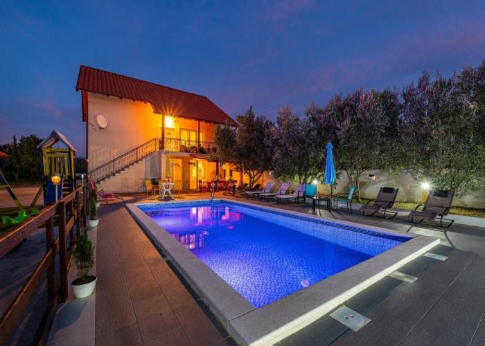 Holiday Home Villa Vesna Lux