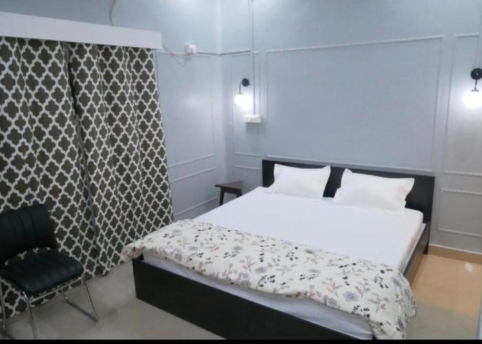 Janki Kunj Varanasi- 3 Room Home
