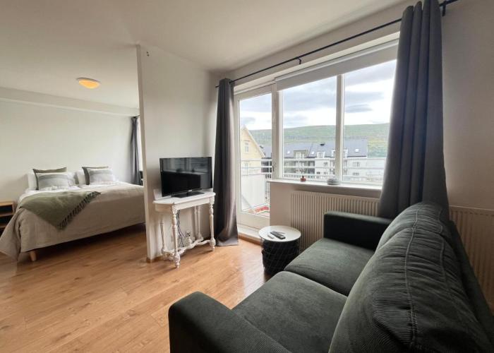 Warm and cosy downtown apartment