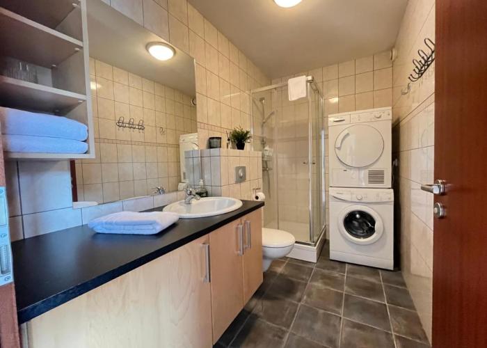 Warm and cosy downtown apartment