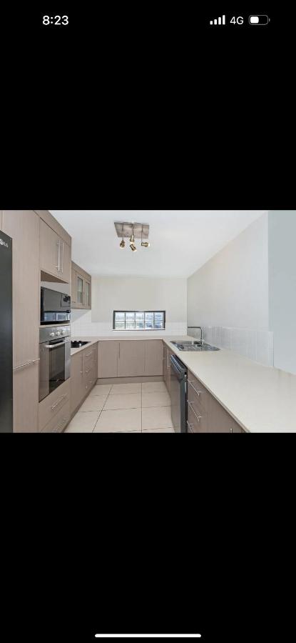 5 minute walk to the Stadium!! Taylord Holiday Homes and Apartments