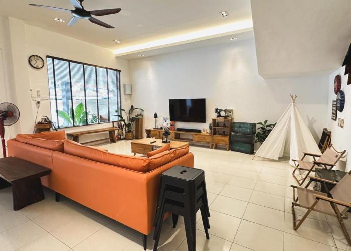 Urban ArtHouse Homestay - Permai, Sibu, Sarawak