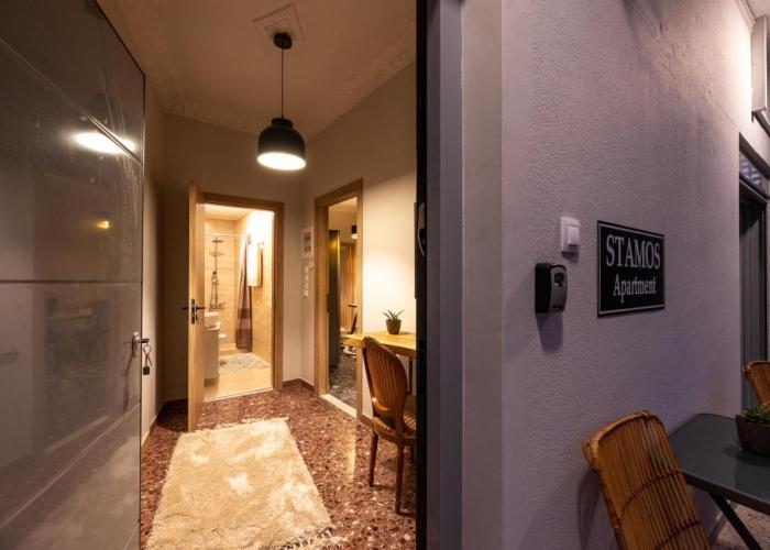 STAMOS Apartment airport