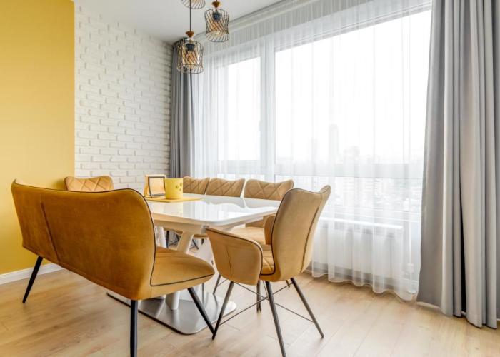 Luxury 2 BDRM Getaway and Free Parking