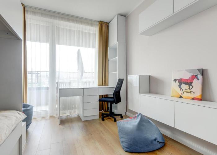 Luxury 2 BDRM Getaway and Free Parking