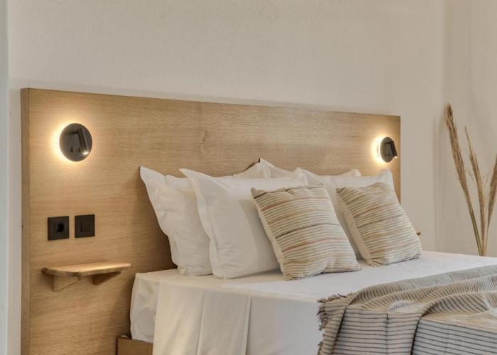 Santa Maroma Rooms & Houses