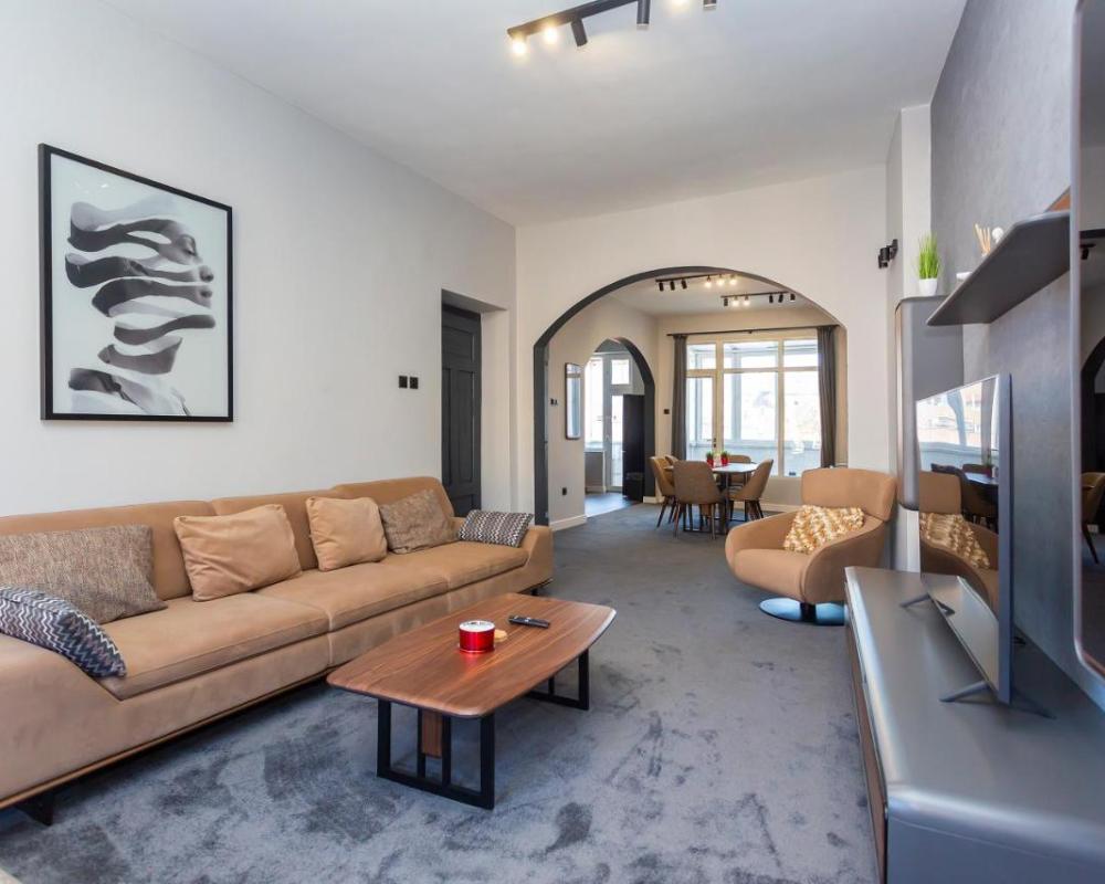 фото Urban Elegance Apartment