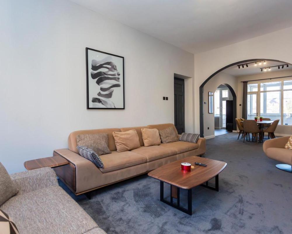 фото Urban Elegance Apartment