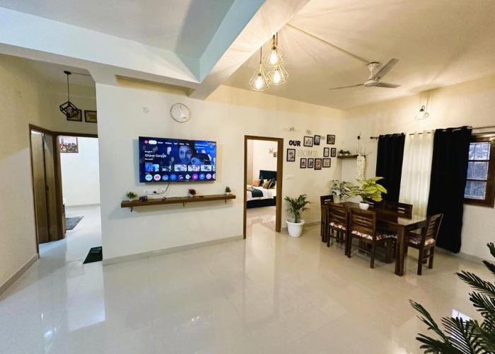 ZoomStay - 3BHK Apartments