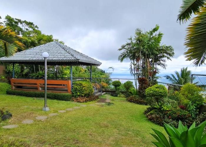 Tagaytay Overlooking Taal. Free Parking Fast Wi-Fi