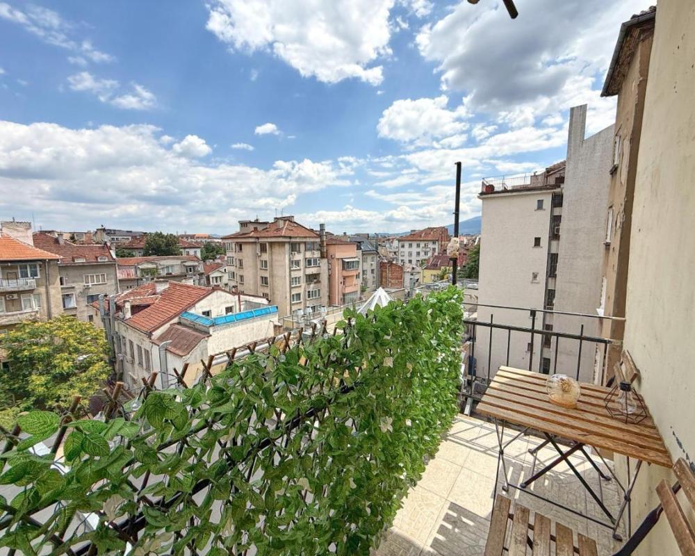 фото Spacious Flat on Sofia's Main Street