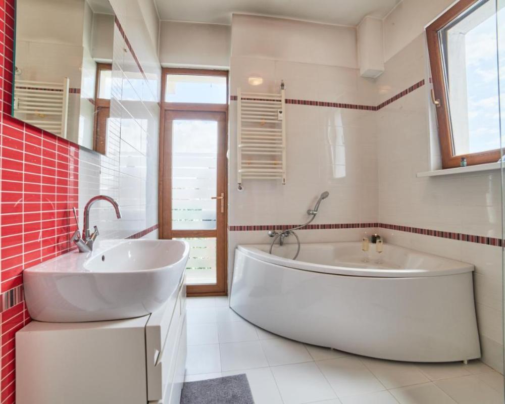 фото Spacious Flat on Sofia's Main Street