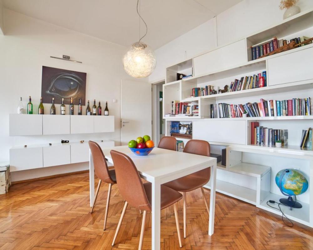 фото Spacious Flat on Sofia's Main Street
