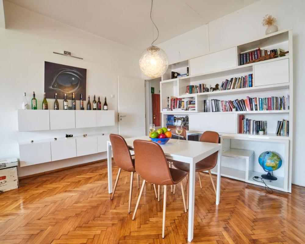 фото Spacious Flat on Sofia's Main Street