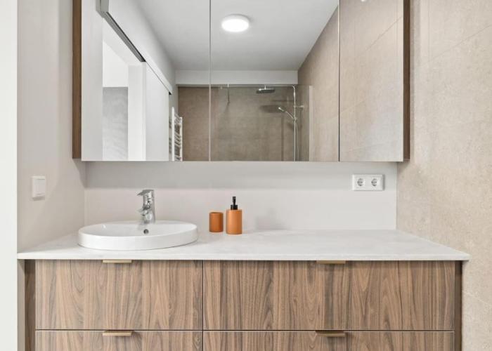 Skylight Lux 3BR/2BA City Center with Free Parking