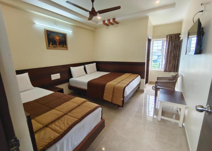 HOTEL DKR GRAND
