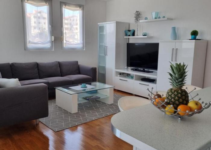 Apartment Domino