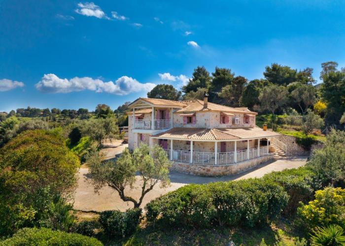 Mirabilia Loft - Amazing Views and Steps from Banana Beach