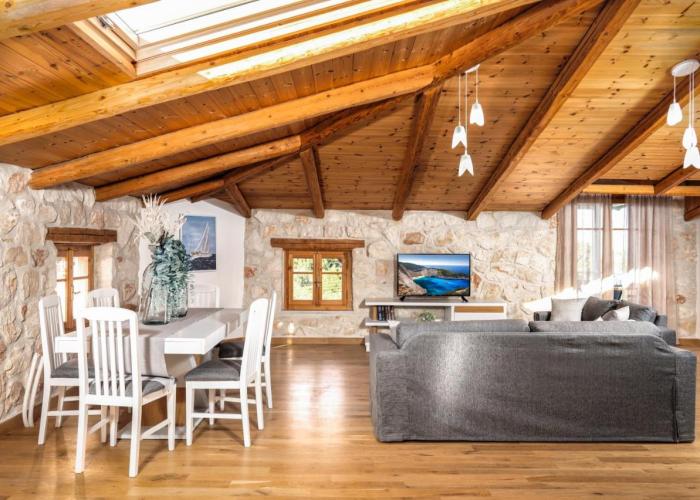 Mirabilia Loft - Amazing Views and Steps from Banana Beach