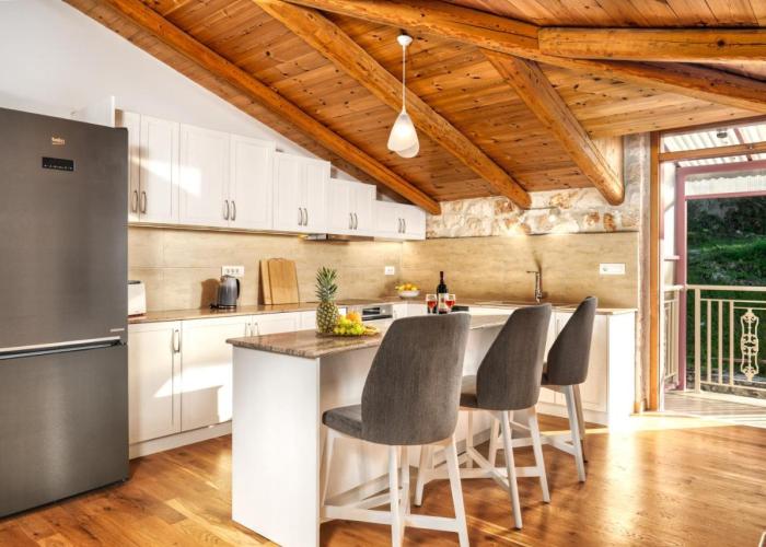 Mirabilia Loft - Amazing Views and Steps from Banana Beach