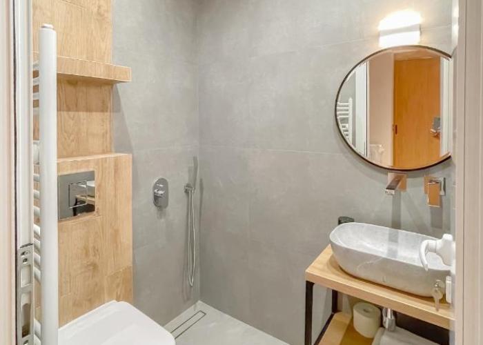 Stylish City Center Apartment by NDK
