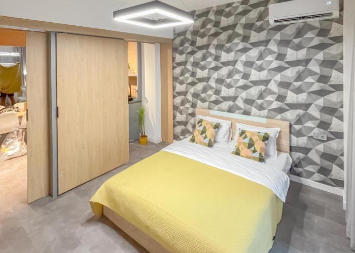 Stylish City Center Apartment by NDK