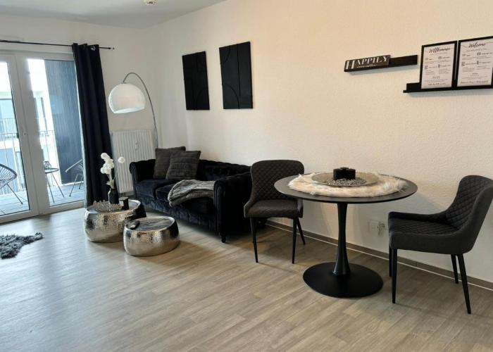 Charming Homes - Studio 23