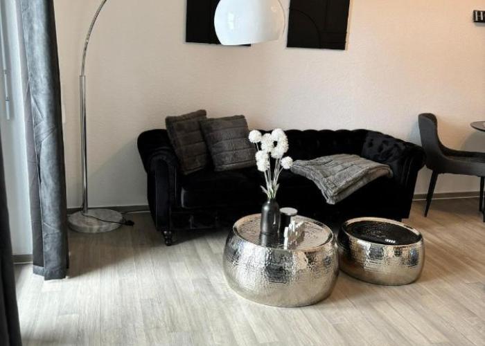 Charming Homes - Studio 23