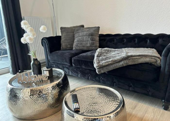 Charming Homes - Studio 23