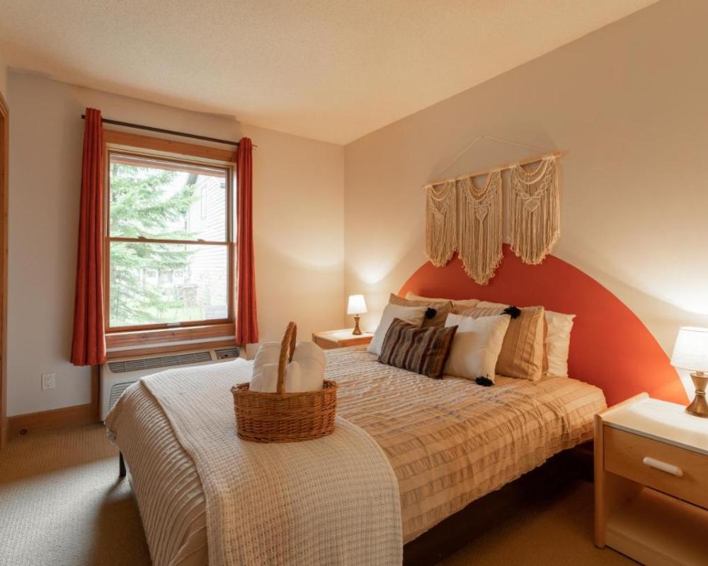 BOHO CONDO Downtown - Bike in&out - Shuttle - Park