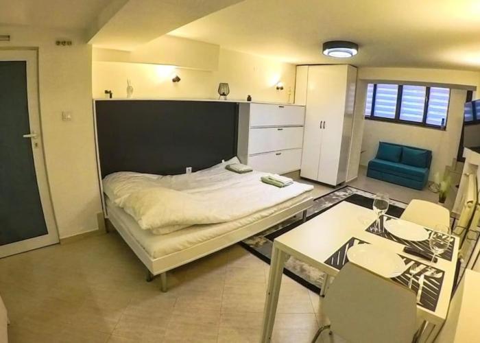 Studio with Courtyard Just Steps Away Vitosha Str