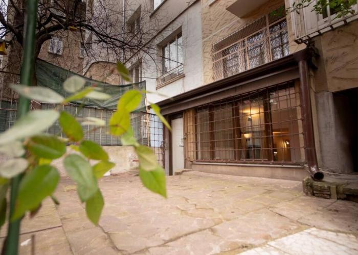 Studio with Courtyard Just Steps Away Vitosha Str