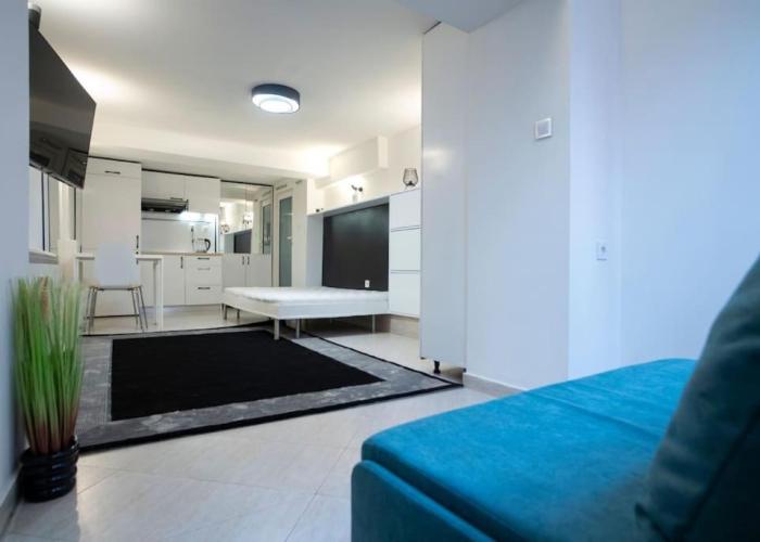 Studio with Courtyard Just Steps Away Vitosha Str