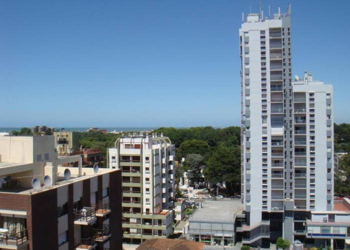 Departamento céntrico en Pinamar - solo familias